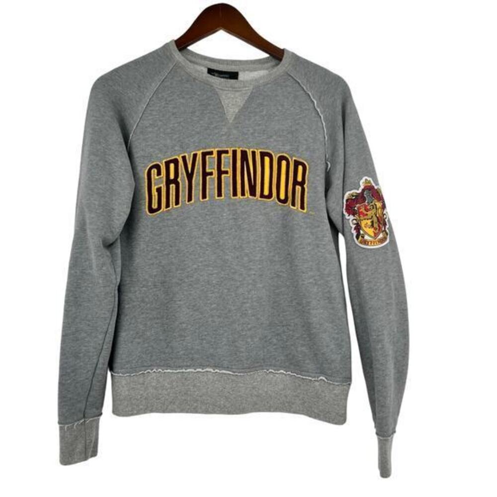 Harry Potter Sweatshirt The Wizarding World Universal Studios Gryffindor small
